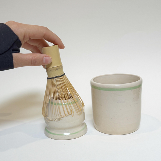 茶筅立 (whisk holder)